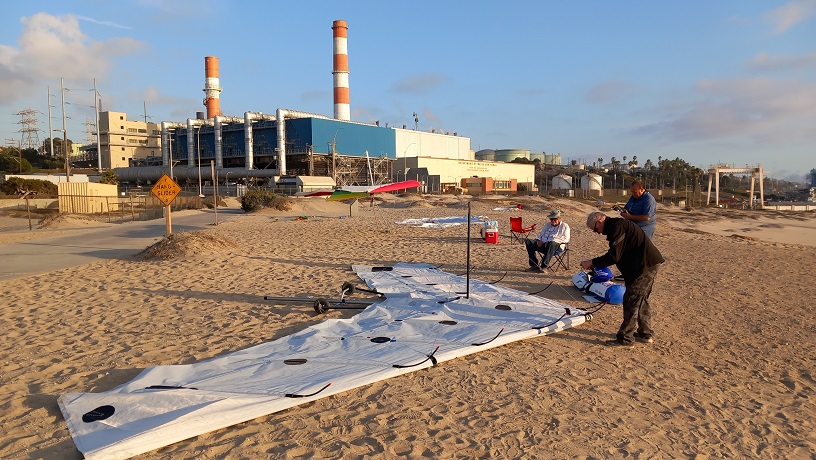 Packing the TPHG at Dockweiler hang gliding center